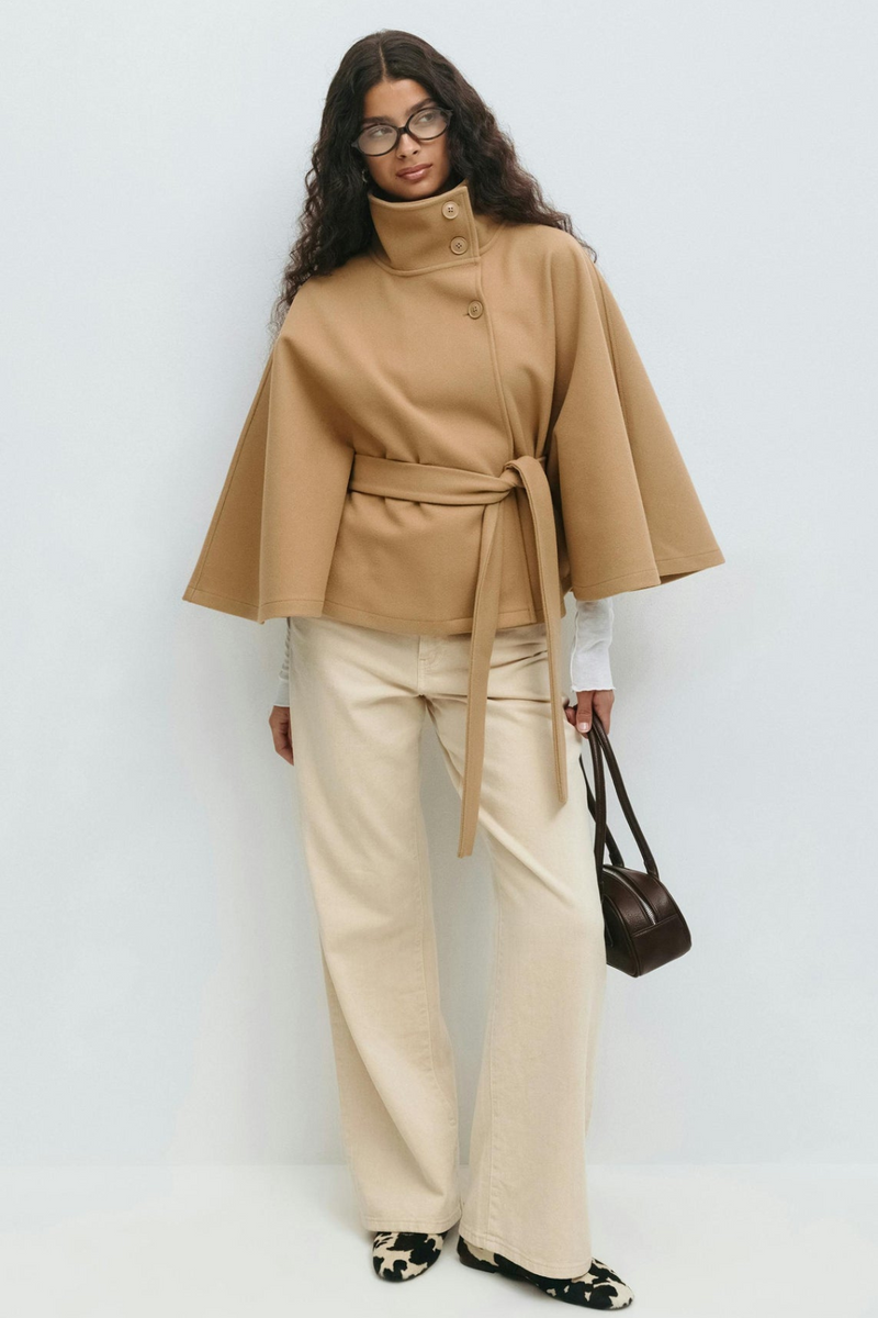 LINEA PURA – CAPOSPALLA CINTURATO CON COLLO ALTO