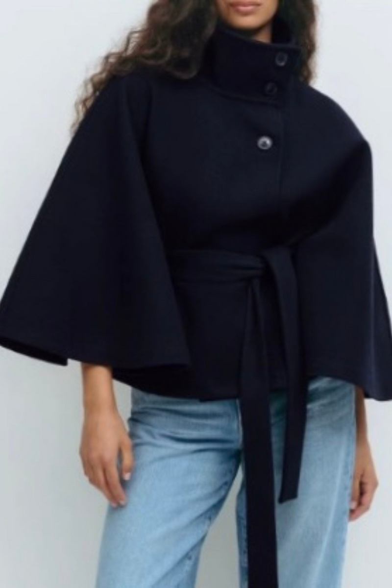 LINEA PURA – CAPOSPALLA CINTURATO CON COLLO ALTO